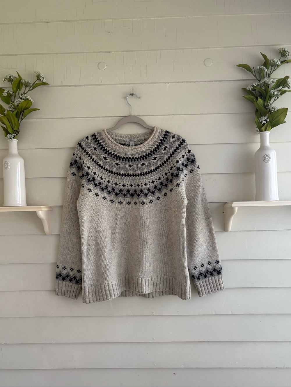 L.L. Bean Fair Isle Heather Gray and Cream Nordic Yoke Wool Crewneck Sweater M - Picture 2 of 16